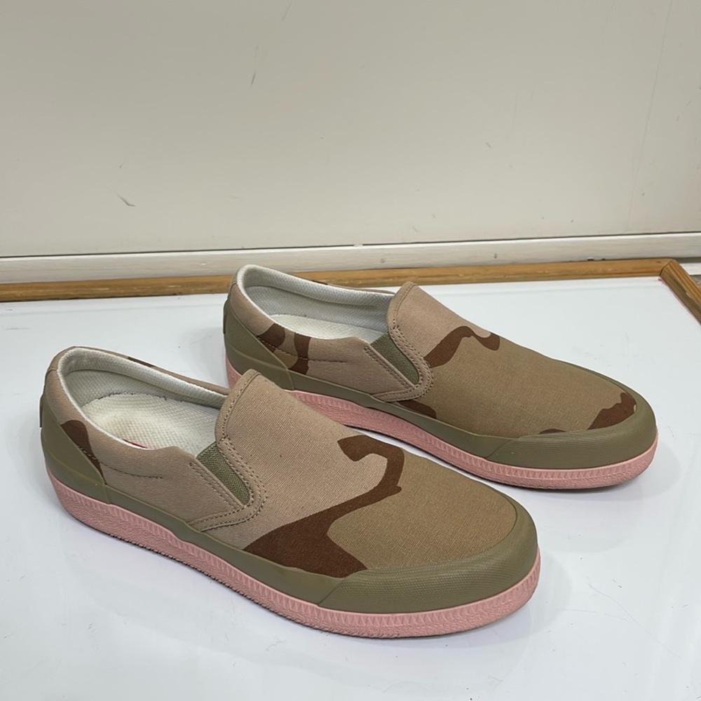 HUNTER | camo canvas slip on sneakers sz 7